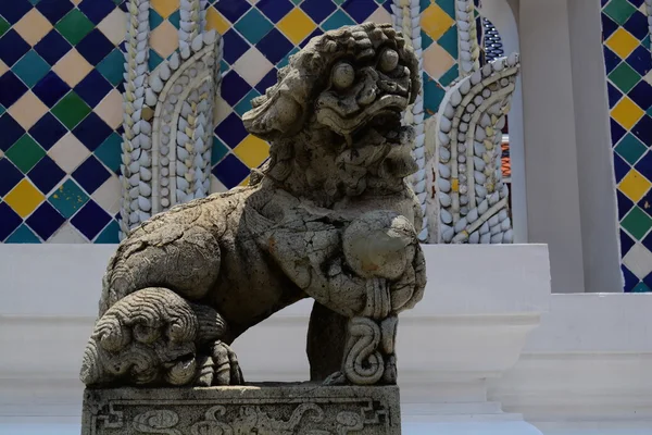 grand palace Bangkok heykeli