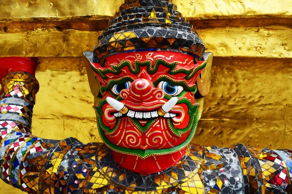 Budist pagoda heykeli