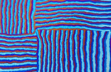 Beyaz arkaplanda izole edilmiş tebrik kartı için bukleli klasik çiçek süsü.