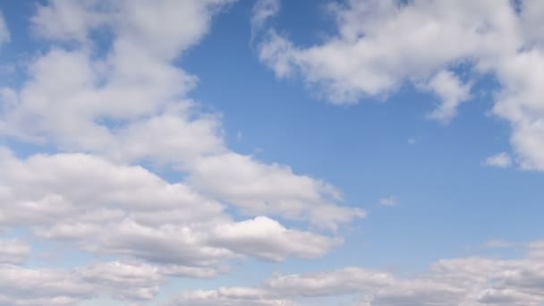Oroszország, timelapse. A felhők felett a mezőket az őszi búza kora tavasszal a Don hatalmas sztyeppéken mozgását. — Stock videók