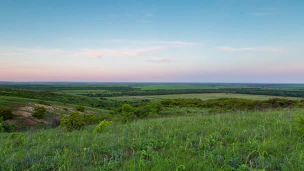 Coucher de soleil dans la steppe du Don 