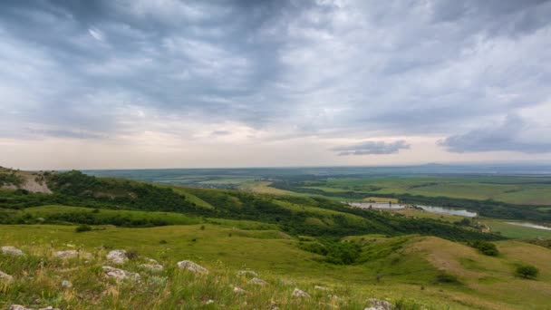 La formation de nuages sur les prairies alpines .