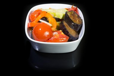 bir tavada sebze yahni