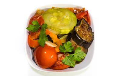 bir tavada sebze yahni