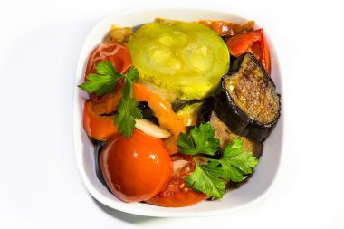 bir tavada sebze yahni