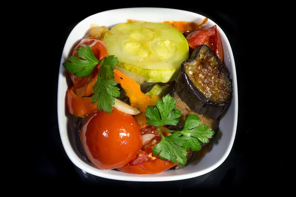 bir tavada sebze yahni