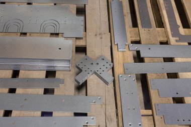 metal parçalar, kesme