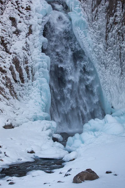 Tuzlukshapa водоспад і гірські річки Быдгошч. — стокове фото