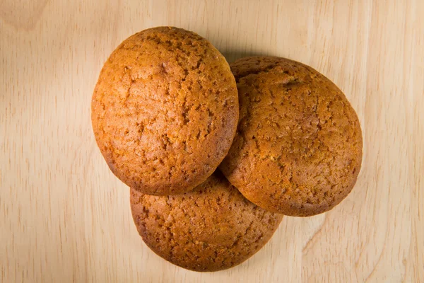 Biscotti di farina d'avena su una superficie di legno . — Foto Stock