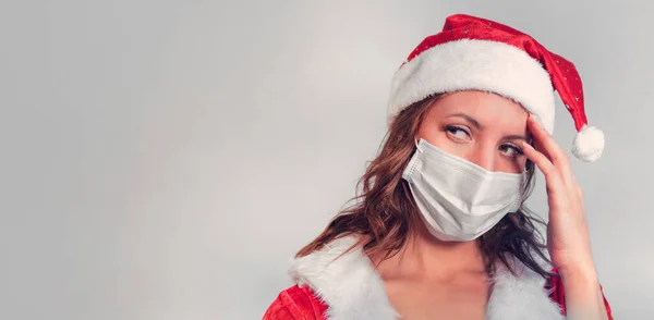 Belle Jeune Femme Costume Père Noël Rouge Masque Médical Protection — Photo