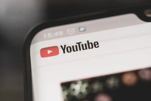 Logotipo Youtube Una Aplicación Popular Para Ver Vídeos Teléfono Inteligente —  Fotos de Stock