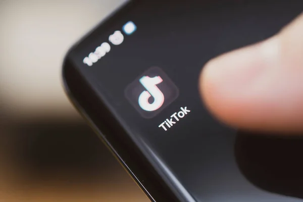 Logo Tik Tok Popular Application Watching Videos Black Smartphone Barnaul — Stock Photo, Image