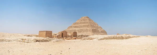 사카라의 피라미드는 세계에서 현존하는 건물이다 건축가 Imhotep 기원전 2650 년경에 — 스톡 사진