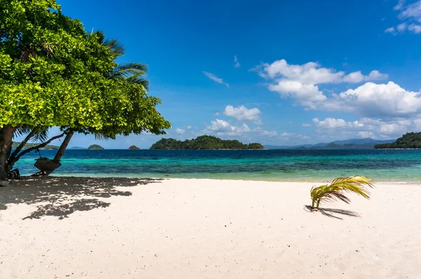 Heavenly place with a hammock — Stock Photo, Image