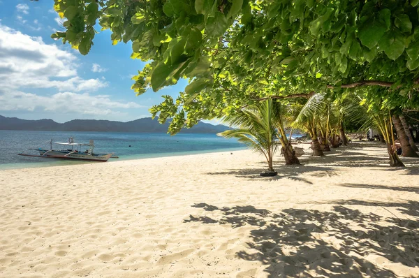 Tropikalnej plaży, Filipiny — Zdjęcie stockowe