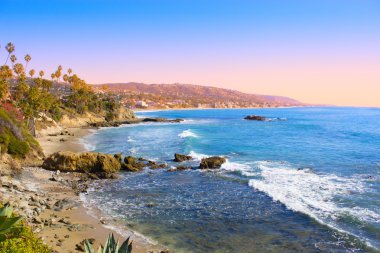 hermosa vista de la costa