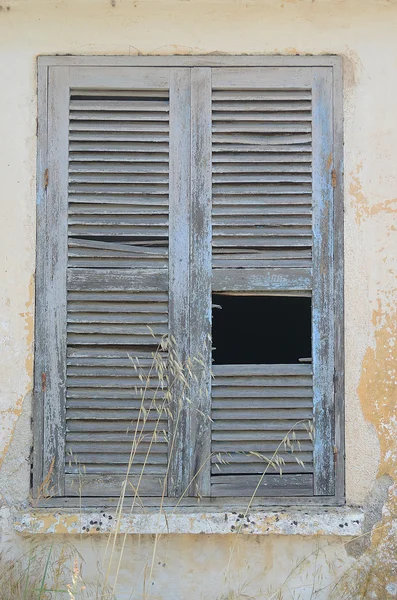 Vecchie persiane sulla finestra, Sami, kefalonia, Grecia — Foto Stock