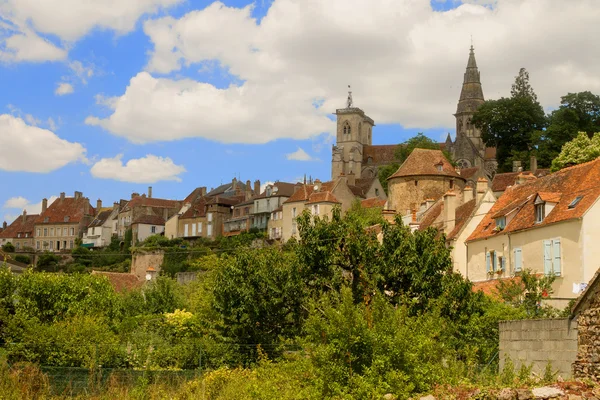 Ciudad medieval Semur en Auxois, Borgoña, Francia . — Foto de Stock