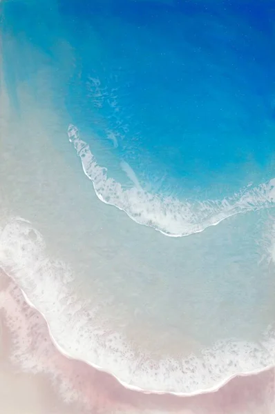 ビーチの上からの眺め 白い泡と明るいベージュの砂の青い海 エポキシ樹脂アート 深い豊かな青 紺碧の 水のターコイズ色 海岸のクローズアップ トレンディな絵画 現代美術 — ストック写真