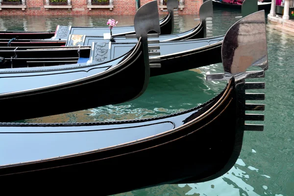 Venice Italy,October 16th 2013.Gondola bows in an abstract image of the gondolas of Venice.Gondolas sit waiting for tourists to take a ride on the Grand Canal of Venice. — Stockfoto