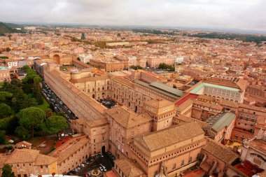 Vatikan, Roma İtalya, 5 Kasım dan üstüne Michelangelo'nun kubbe görüldüğü gibi Roma'nın 2013.The manzarası.