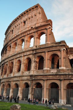 Roma İtalya, 7 Kasım 2013.The ölümsüz Colosseum duruyor zaman 2000 yıl sonra test.