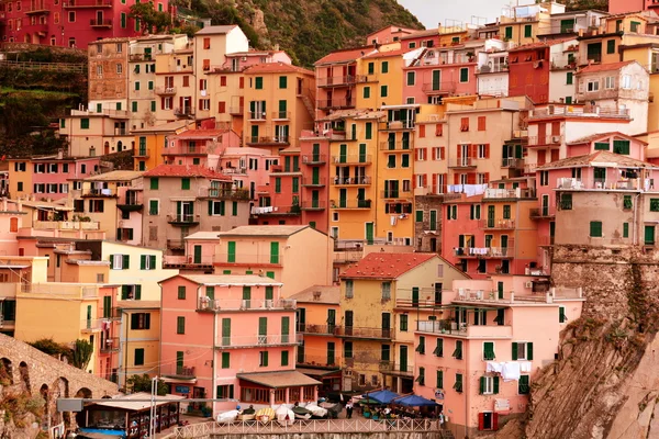 Manarola Italy October 24th 2013.This village masterpiece on the Italian Riviera is a must stop when visiting the Cinque terre. — Stock Photo, Image