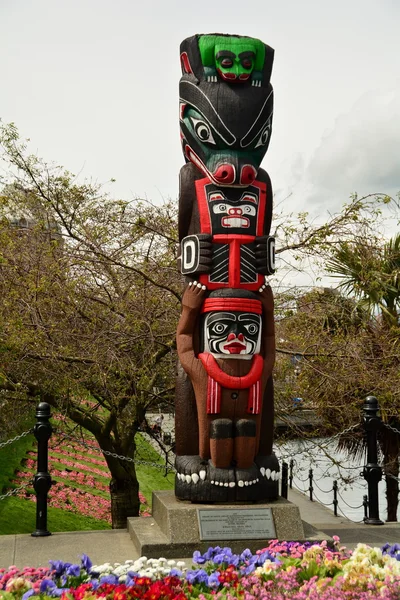 Totem Pole Victoria BC — Stock Photo, Image
