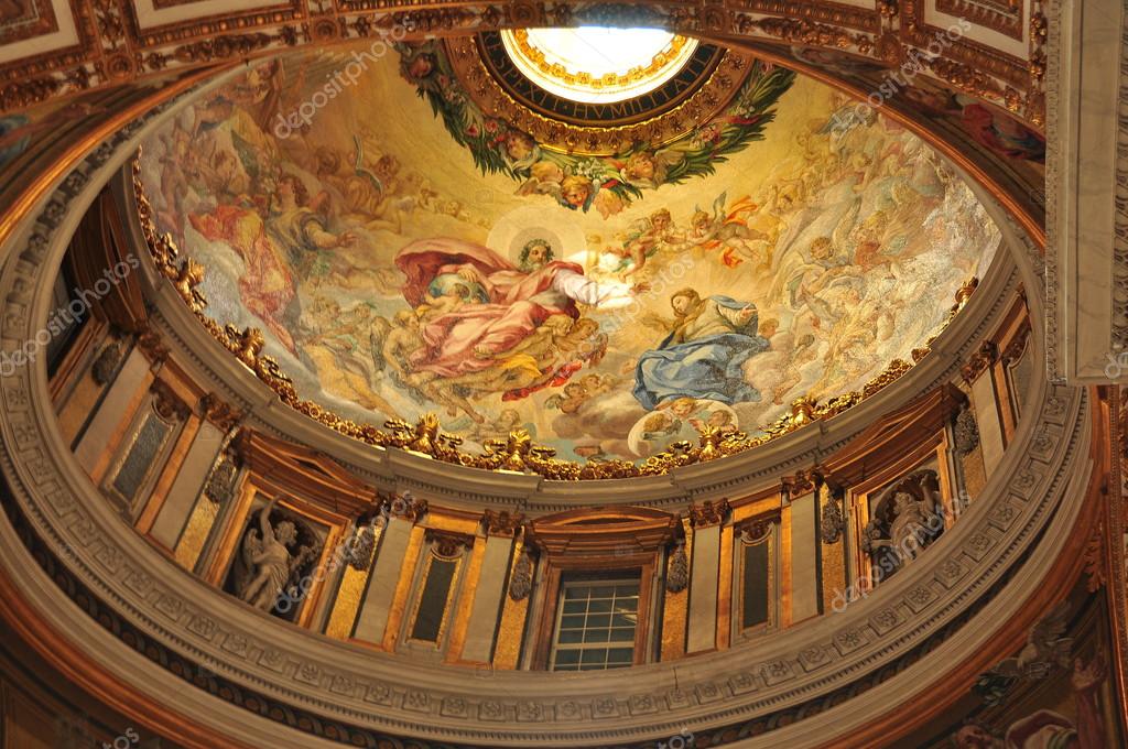 St.Peters Kirche Interieur und Decke — Redaktionelles Stockfoto ... St.Peters Kirche Interieur und Decke — Redaktionelles Stockfoto ...