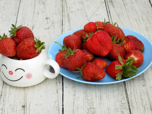Strawberries Bowl Wooden Table — Stock Photo, Image