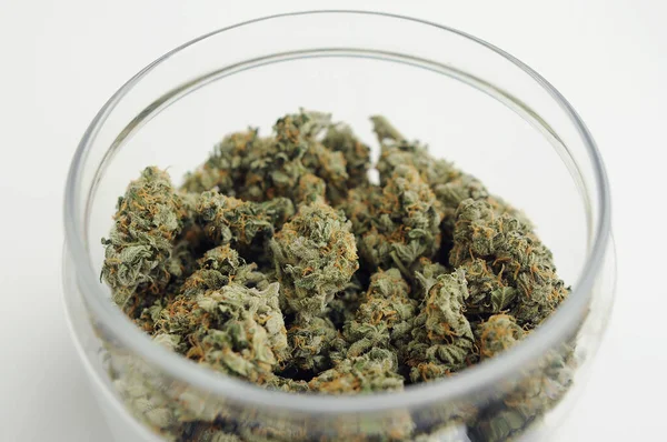 Marihuána Termék Nyírt Rügyek Egy Üvegben Orvosi Kannabisz Cucc Fehér — Stock Fotó