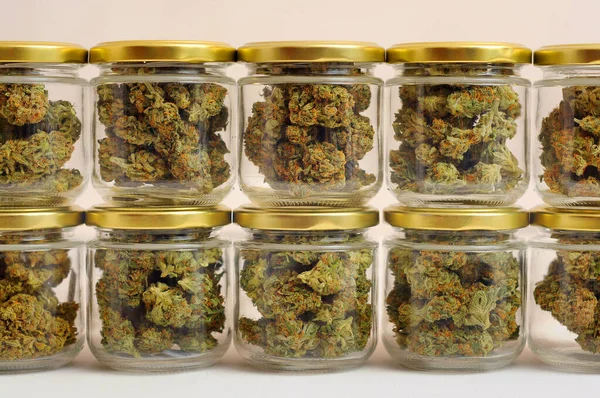 Séchage Séchage Cannabis Des Bourgeons Marijuana Dans Des Pots Verre — Photo