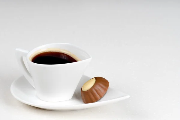 Taza de café con caramelo de chocolate —  Fotos de Stock