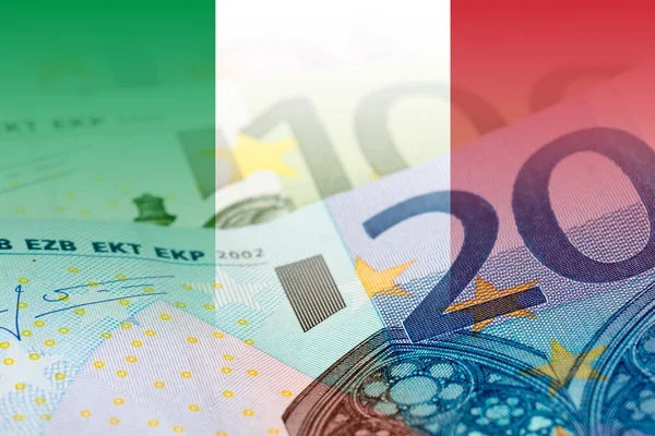 Vlajka Itálie s eurobankovkami — Stock fotografie