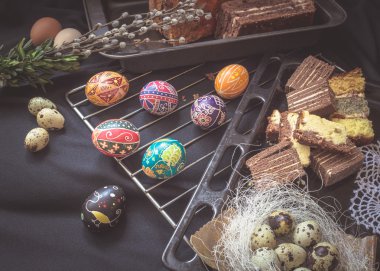 Paskalya natürmort geleneksel tatil elemanları ile