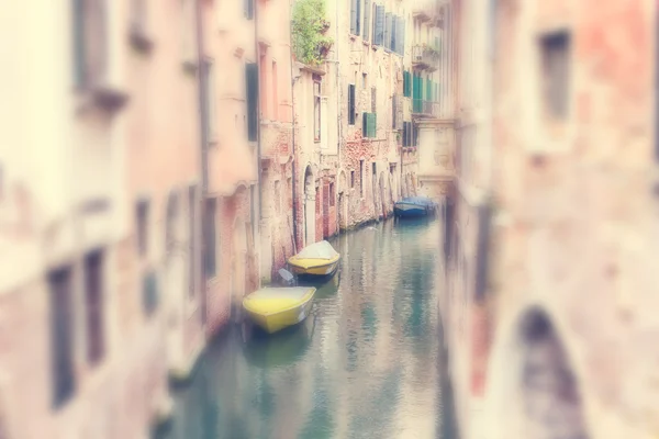 Defocused Background with old medieval houses along canal of Ven — Stock Photo, Image