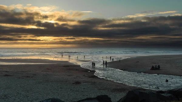 2018年7月1日米国オレゴン州リンカーンシティDリバービーチ海洋に注ぐ世界一短い川 — ストック写真