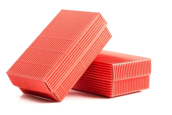 Duas Caixas Papelão Ondulado Fechadas Vermelhas Isoladas Branco Dia Dos — Fotografia de Stock