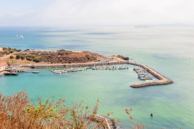 Golden Gate Köprüsü Vista Noktasından San Francisco 'daki Horseshoe Körfezi ve Point Cavallo manzarası