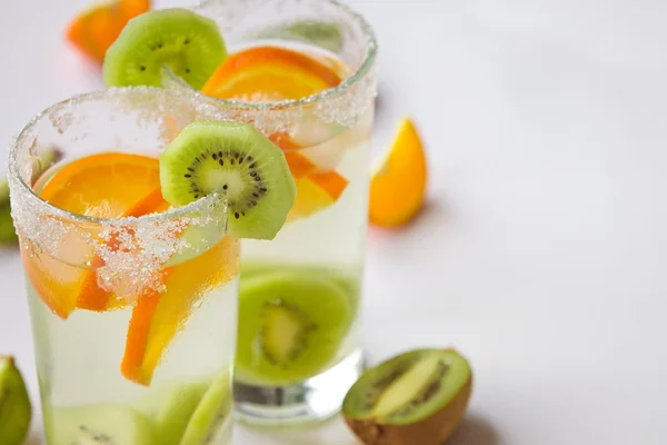 Kiwi and orange lemonade — Stock Photo, Image