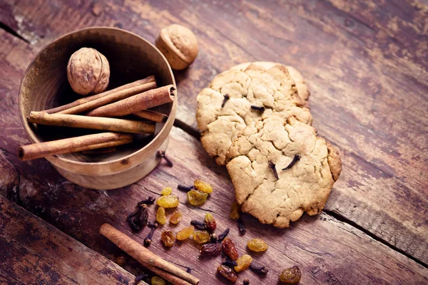 Печиво з корицею та горіхами — стокове фото