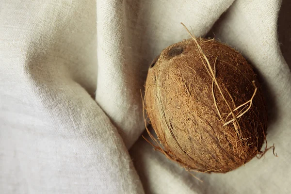 Coco no tecido — Fotografia de Stock