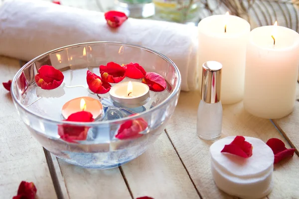 Spa détente pour le corps et l'esprit avec bougies et aromathérapie — Photo
