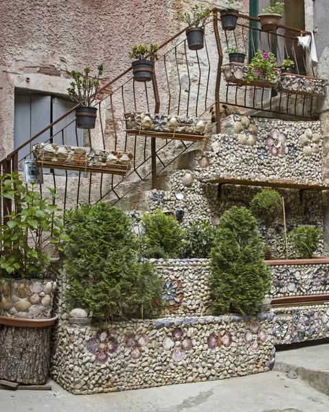 Haus mit muscheln verziert — Stockfoto