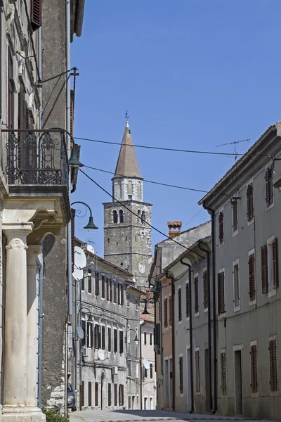 Vecchio disegnare bene a Krsan — Foto Stock