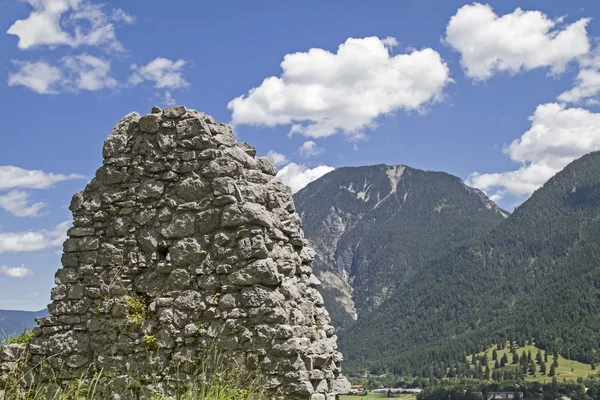 Slottet fördärvar Werdenfels — Stockfoto