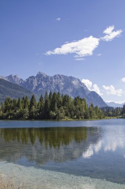 Isar depolama Gölü Karwendel'de Dağları ile 
