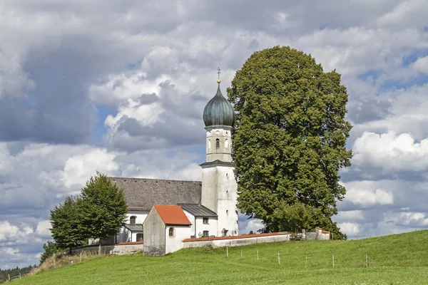 Kilise Oberbuchen ziyaret — Stok fotoğraf