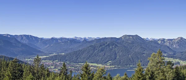 Tegernsee utsikt från Neureuth — Stockfoto