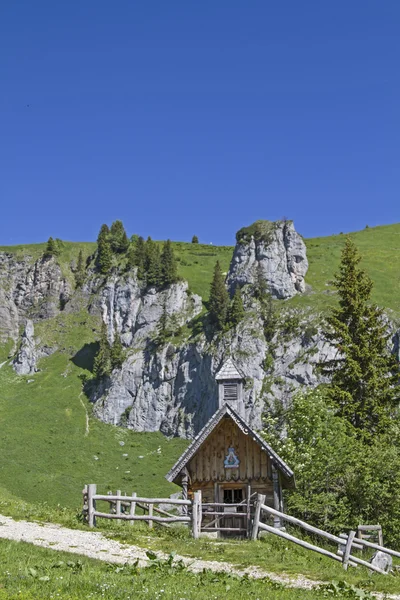 Bergkapell i Brauneck område — Stockfoto